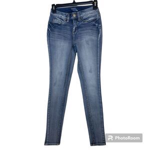 Time and Tru Light Wash Skinny Jeans Size 2